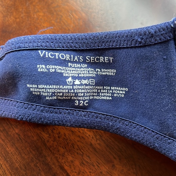 Victoria’s Secret Cotton Push up bra - Picture 4 of 6